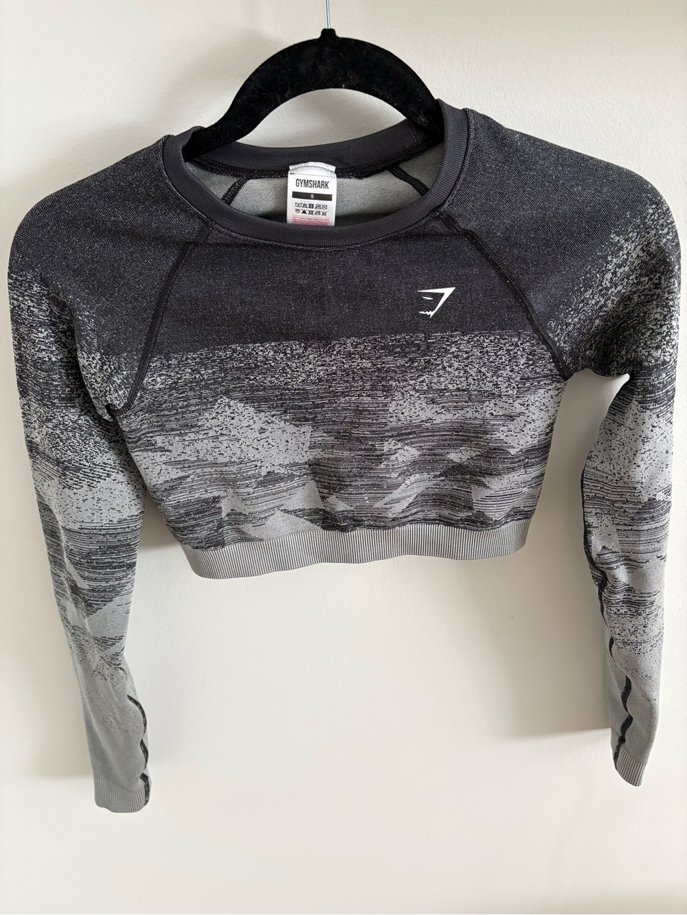 Gymshark Black and Gray Seamless Long Sleeve Crop Top